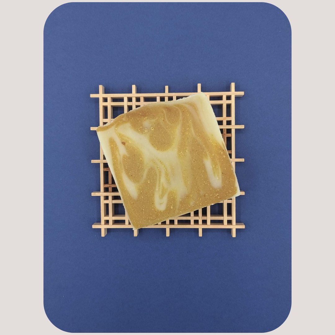 Savon nourrissant saponifié à froid – 10 % surgras – Curcuma et carotte