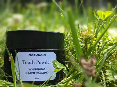 Poudre dentaire naturelle – Blanchissante et reminéralisante